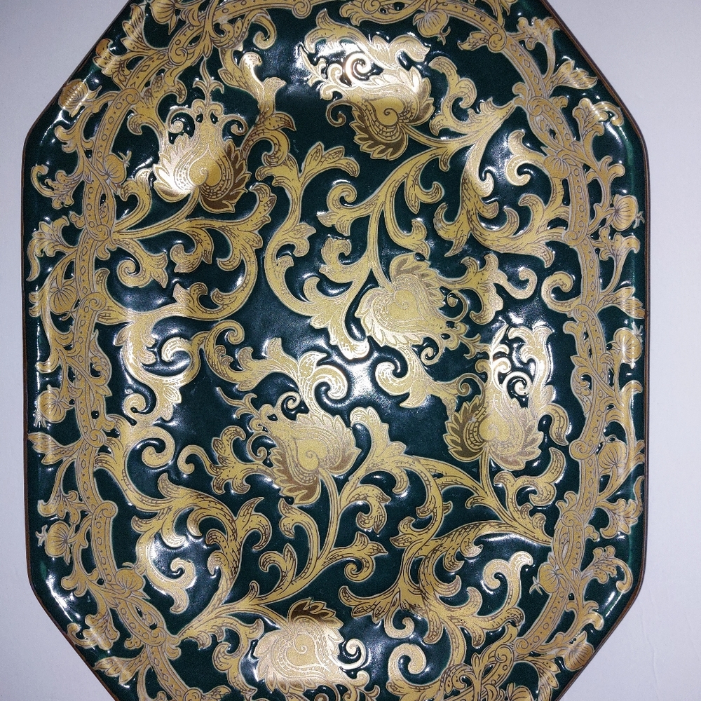 GREEN & GOLD PORCELAIN TAPESTRY PATTERN HEXAGONAL TRAY